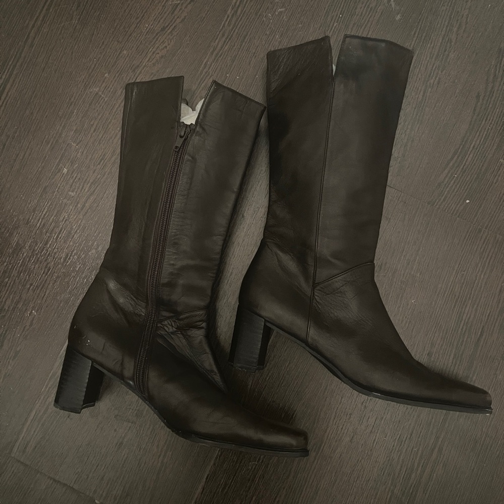 Vintage Stuart Weitzman Dark Brown Square Toe Heeled Boots size 6 US